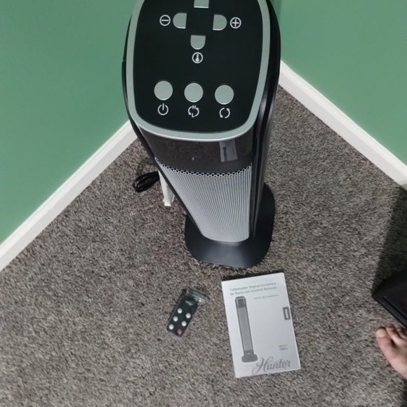 WarmWave Deluxe 30" Ceramic Oscillating Space Heater Remote Control, Black - Picture 3 of 4